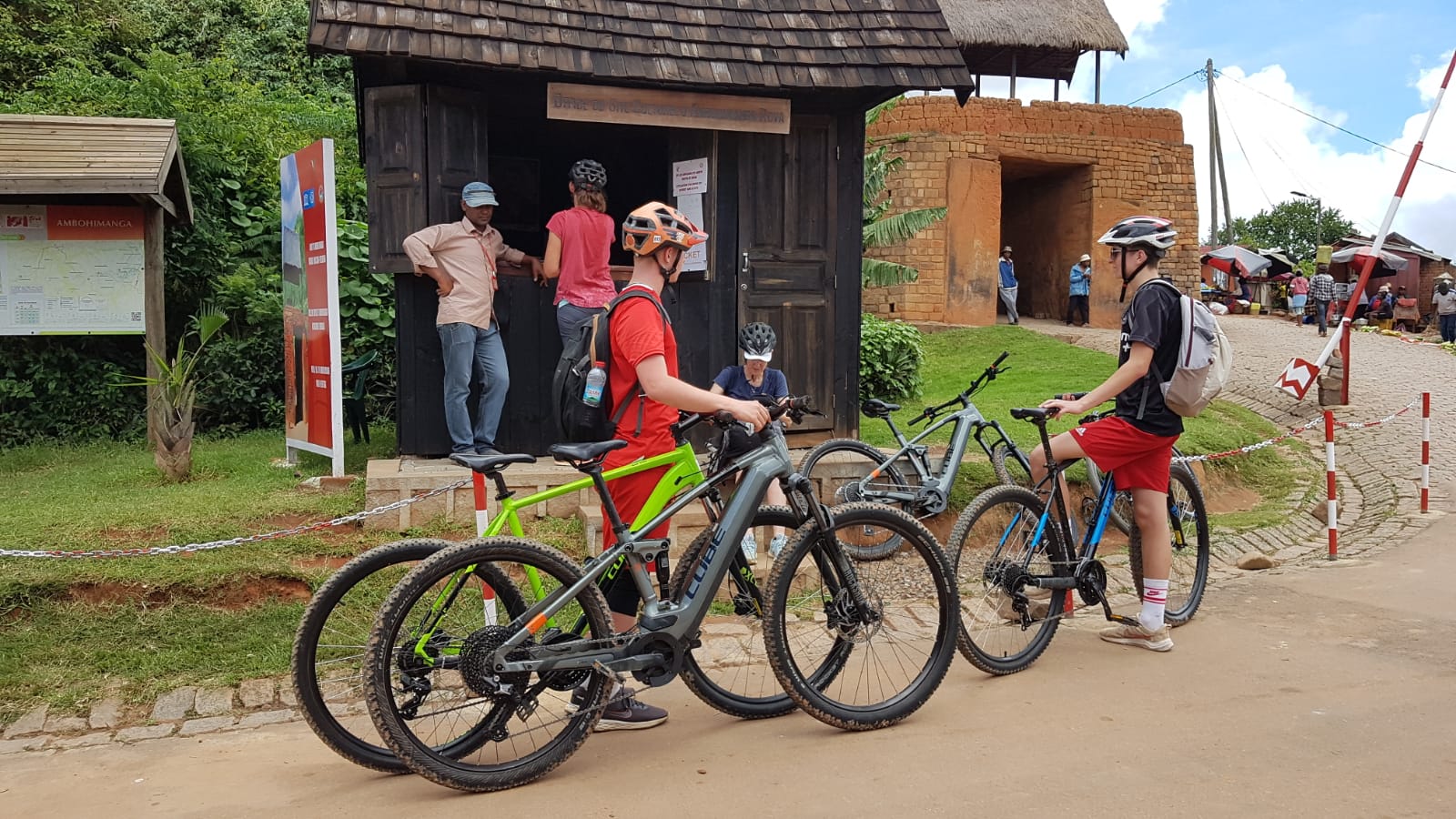 SORTIE A VELO: FERME ANTANANDRANO - AMBOHIMANGA